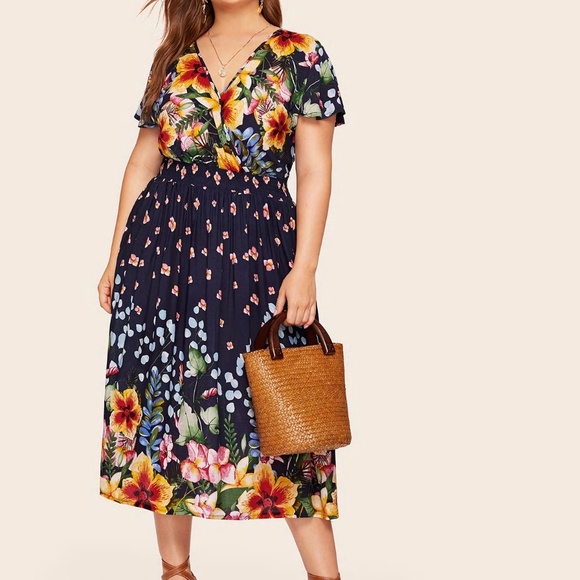 Dresses & Skirts - New floral plus light weight flowy dress